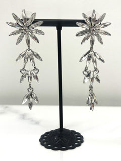 Load image into Gallery viewer, Daisy earrings
