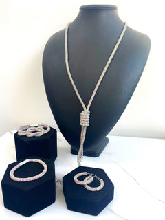Load image into Gallery viewer, Crystal Necklace with Twist Detail
